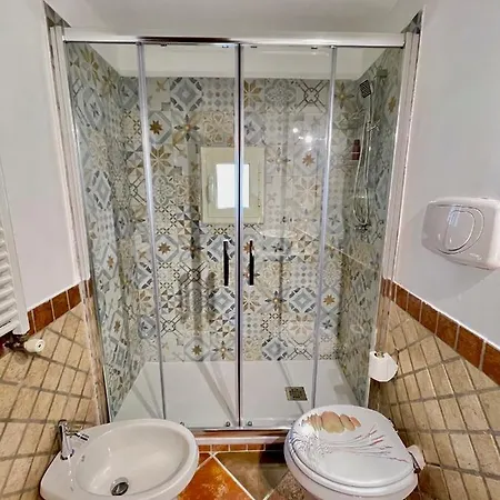 Piccolo Arco Home, Alloggio Incantevole Con Patio Appartamento *
