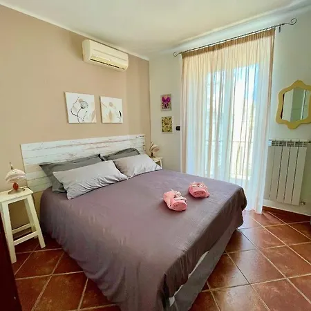 Piccolo Arco Home, Alloggio Incantevole Con Patio Appartamento *