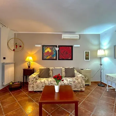 Piccolo Arco Home, Alloggio Incantevole Con Patio *